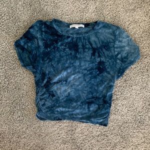 Cropped baby tee with scrunched sides